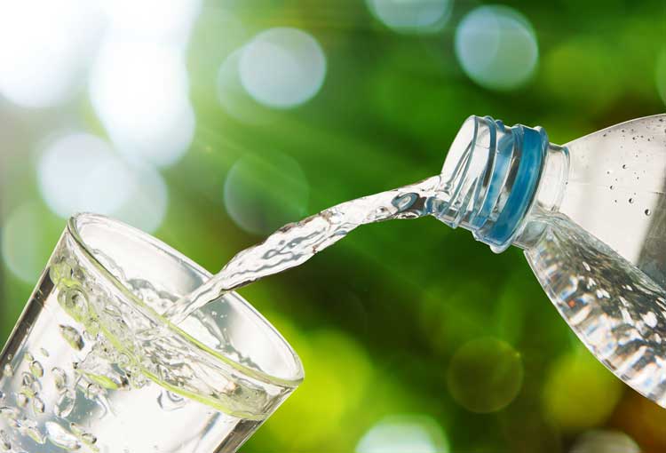 Wat is gezonder: kraanwater, bronwater of mineraalwater?